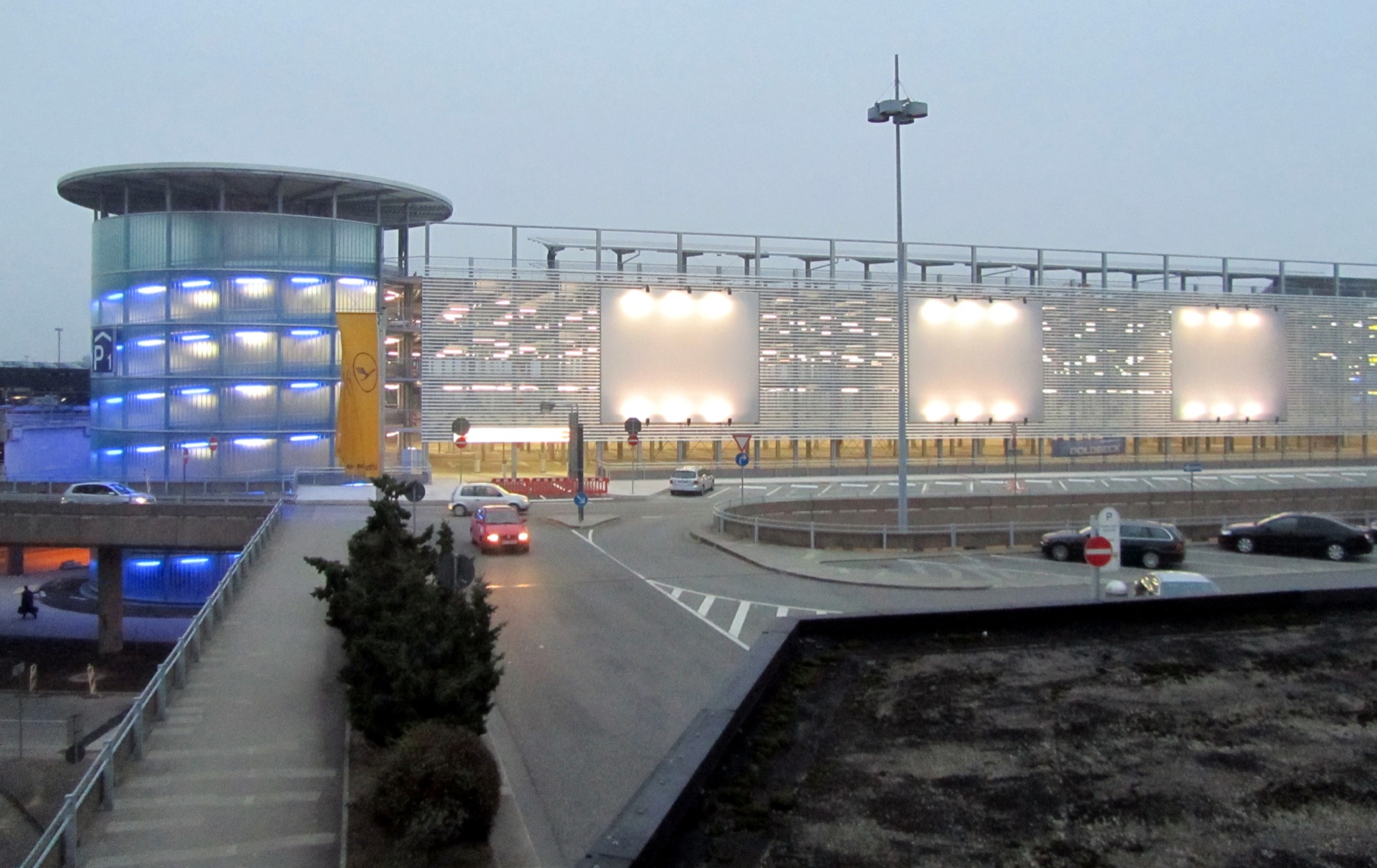 Airport Park Center Gmbh Hannover de-wa.com