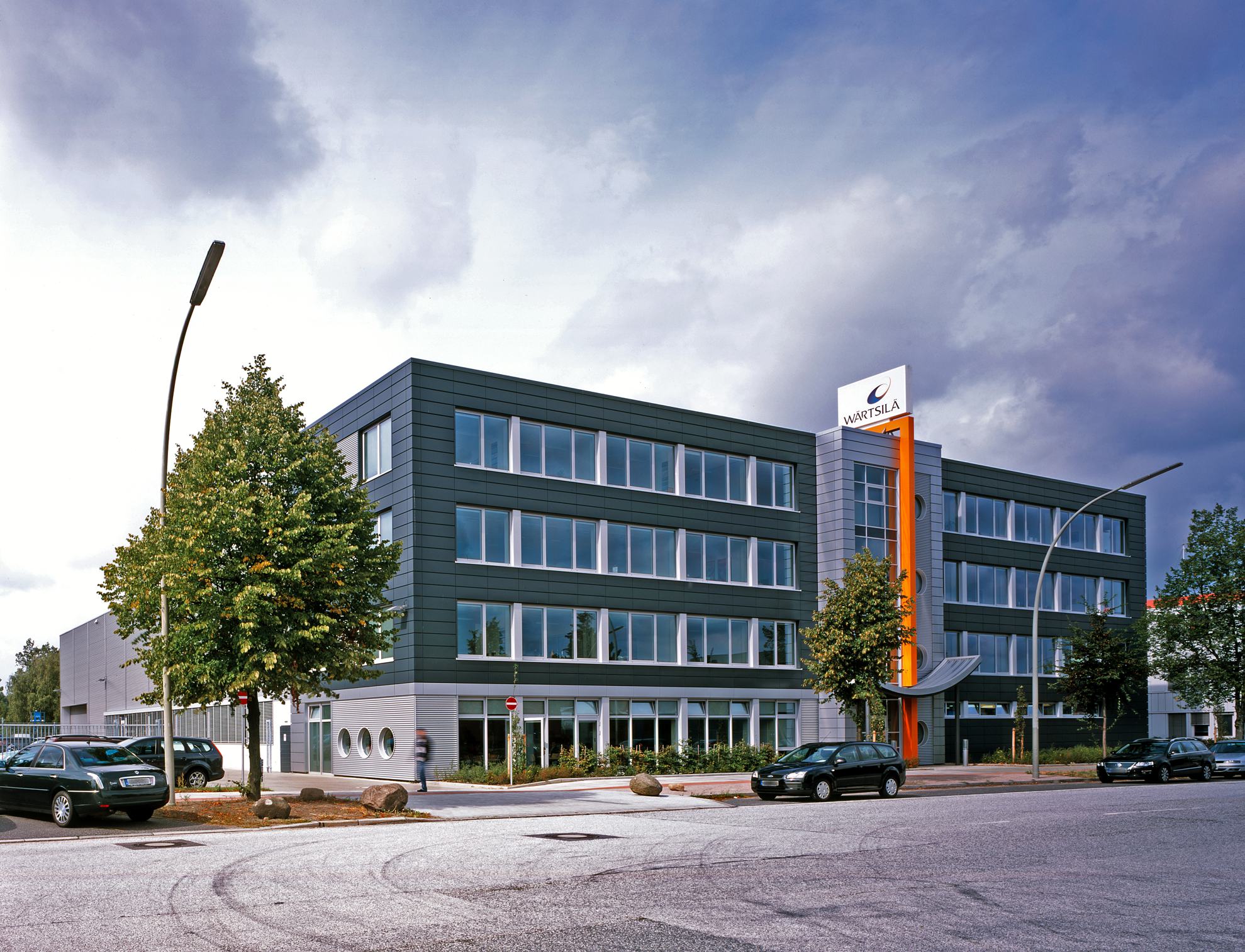 Produktionshalle und Bürogebäude Wärtsilä