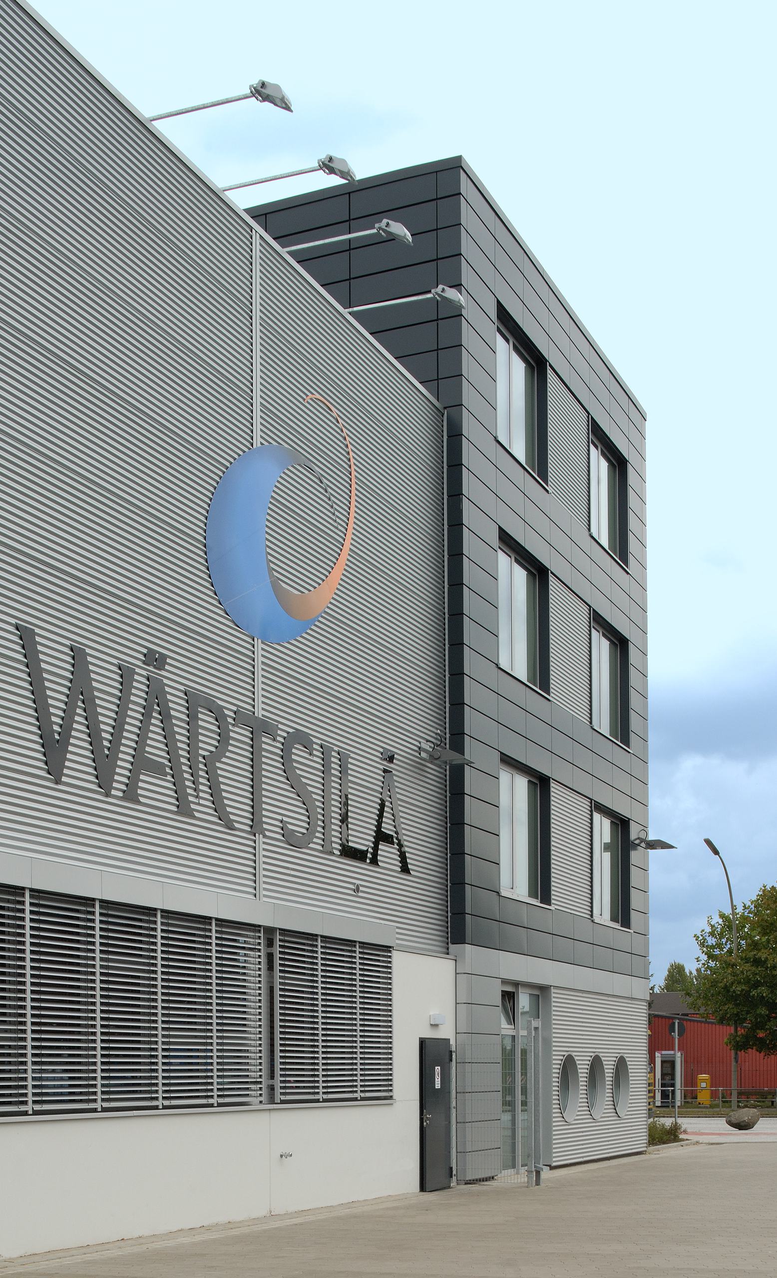 Produktionshalle und Bürogebäude Wärtsilä