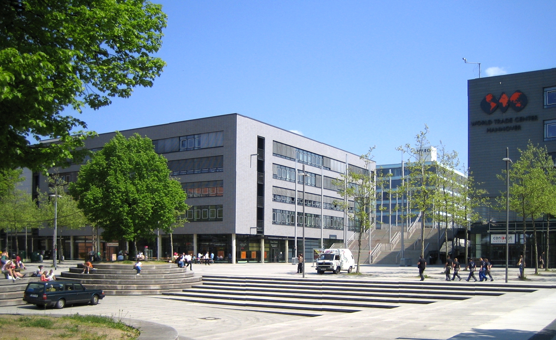 WTCH / Hochschule für Musik und Theater / Plaza Forum
