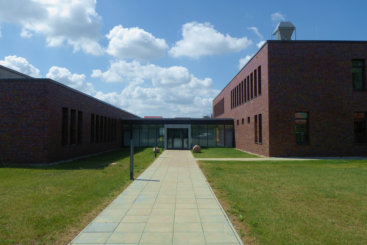 Laborgebäude Pflanzendiagnose / LWK Nds.